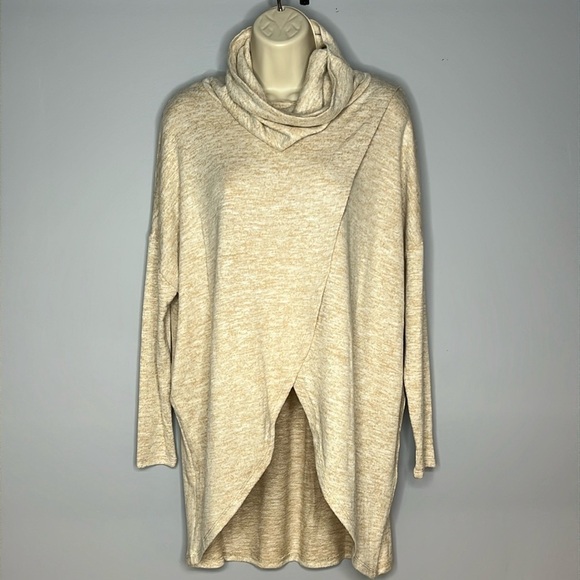 WONDERLAND BY ORANGE SMALL CREAM MARBLE COWL NECK CRISS CROSS FRONT BRAND NEW - Picture 1 of 8